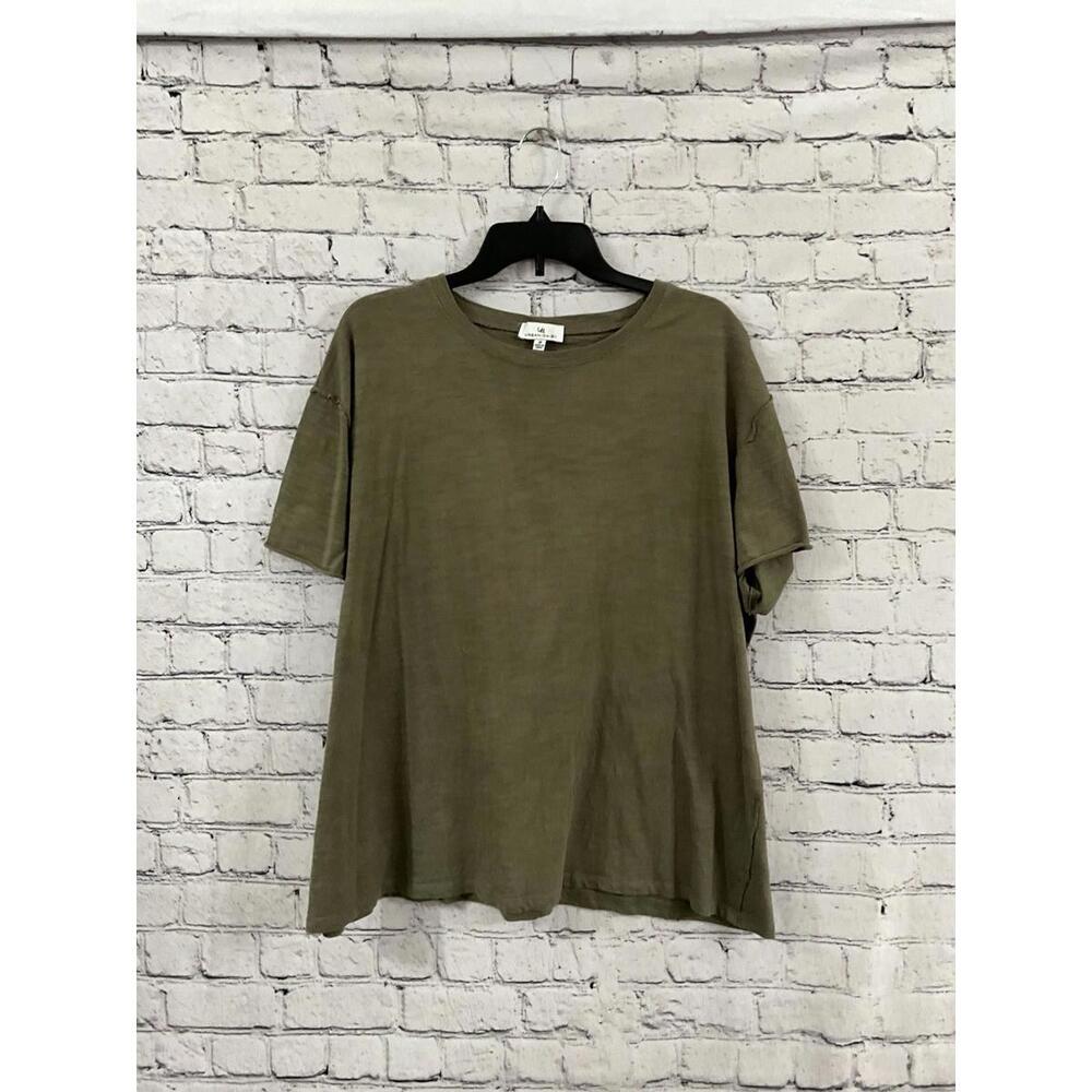 Urban Daisy‎ Tan Short Sleeve Tshirt Women’s Medium